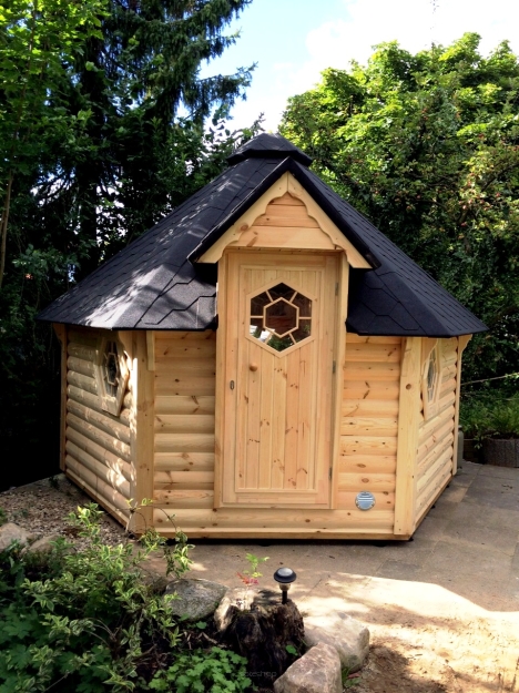 Sauna skandynawska, Nasze kabiny mogą pomieścić do 15 osób, w zależności od wybranej wielkości sauny. Wielkość sauny wynosi od 4,5 do 16,5 m2 .