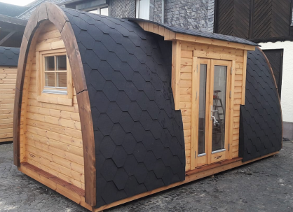 LUKSUSOWY DOMEK HOBBITA 2,4 m x 6,6 m (WEJŚCIE BOCZNE) 
