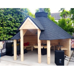 OTWARTY DOMEK GRILLOWY 16,5 M²